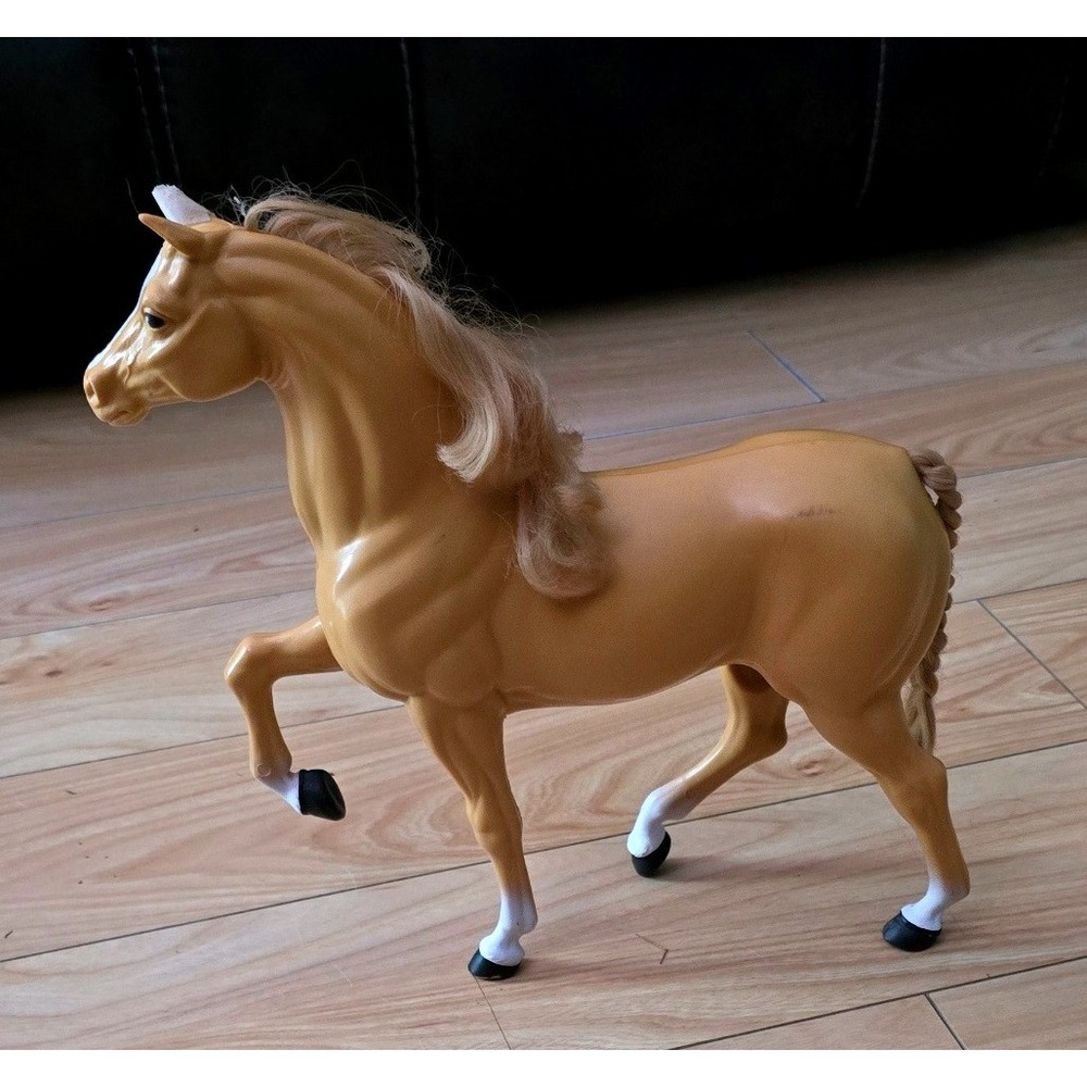 Vintage 1980 Mattel Barbie Palomino Horse Blonde Mane Braided Tail Prancing Toy